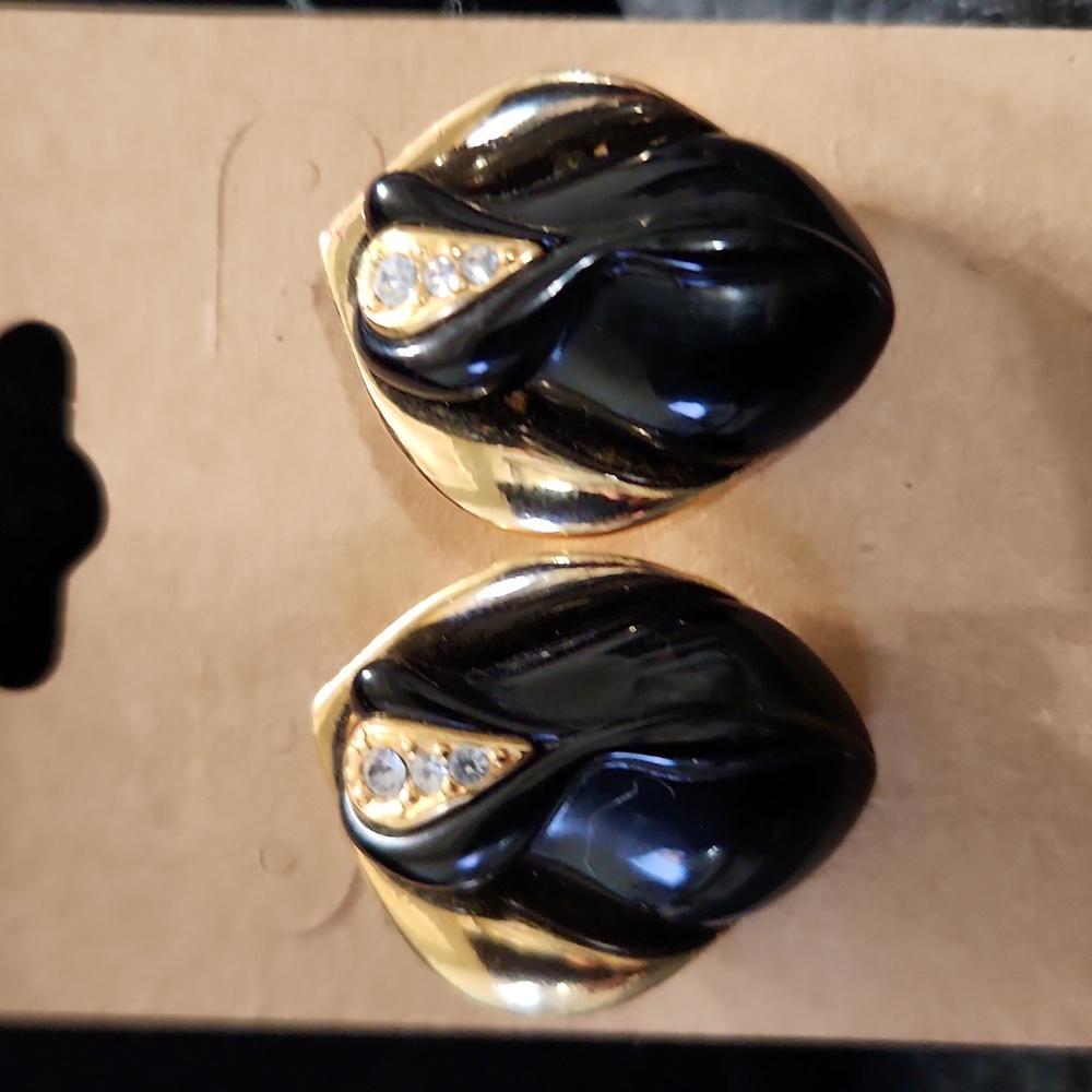 2 vintage earrings, 1 by KJL for Avon, 1 unknown - Picture 6 of 6